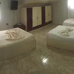 Hotel 7777