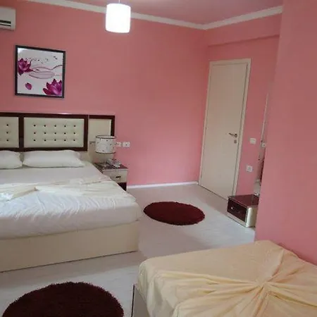 Hotel 7777