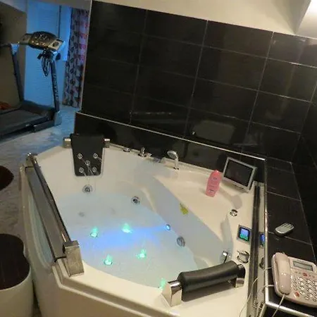 Hotel 7777 ホテル