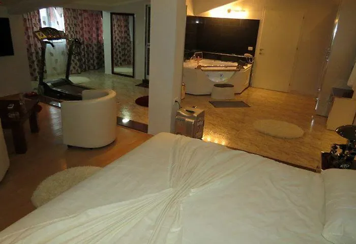 Hotel 7777 3*